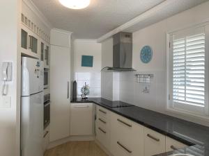 Breathtaking Views Over Currimundi Lake! - Accommodation Nelson Bay 6