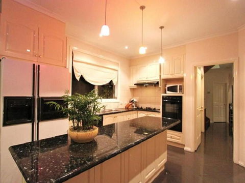 Abbotsford Private Rooms & Pods - 15 Charles Homestay - Accommodation Nelson Bay 3