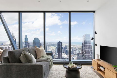 A 2BR Apt With Amazing City Views, FREE Parking - Accommodation Nelson Bay 0