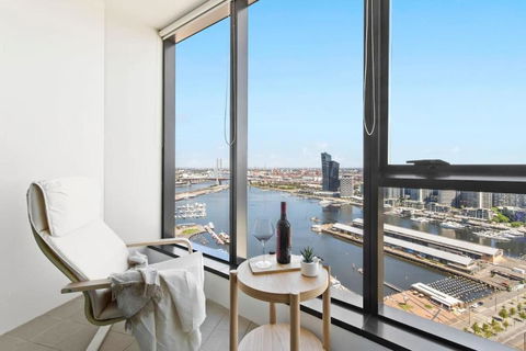 A 2BR Apt With Amazing Harbor Views FREE Parking - Accommodation Nelson Bay 0