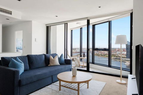 A 2BR Apt With Amazing Harbor Views FREE Parking - Accommodation Nelson Bay 4