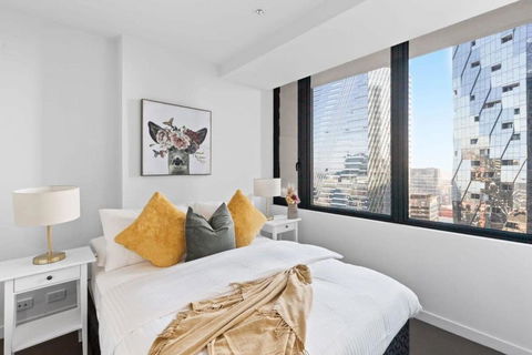 A 2BR Apt With City Views Next To Southern Cross - Accommodation Nelson Bay 0