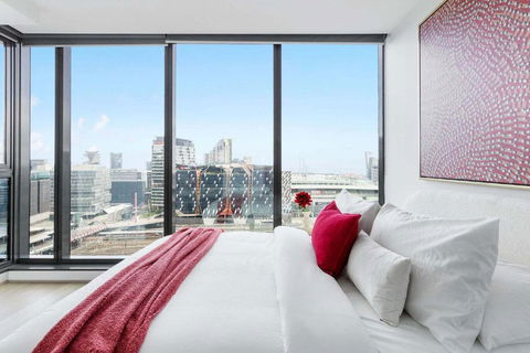 A 2BR Apt With Harbour Views And FREE Parking - Accommodation Nelson Bay 1