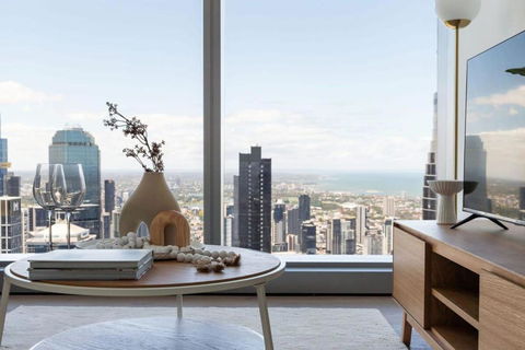 A 2BR Apt With Stunning City Views FREE Parking - Accommodation Nelson Bay 0