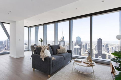 A 2BR Apt With Stunning City Views FREE Parking - Accommodation Nelson Bay 2