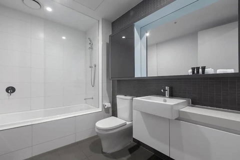 A 3BR Apt Next To Melbourne Zoo FREE Parking - Accommodation Nelson Bay 3