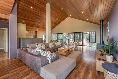 A Bush Utopia - Accommodation Nelson Bay 3