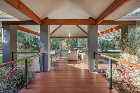 A Bush Utopia - Accommodation Nelson Bay 2