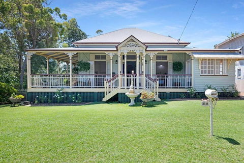 A Charming Queenslander - Accommodation Nelson Bay 0