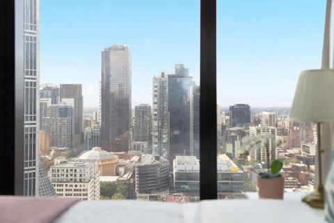 A Chic 2BR Apt Near Melbourne CBD W FREE Parking - Accommodation Nelson Bay 1