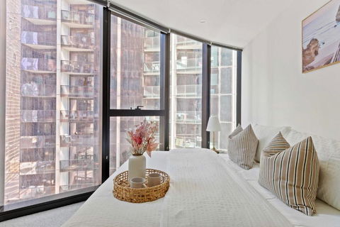 A Chic 2BR Apt Right Next To Melbourne Central - Accommodation Nelson Bay 0