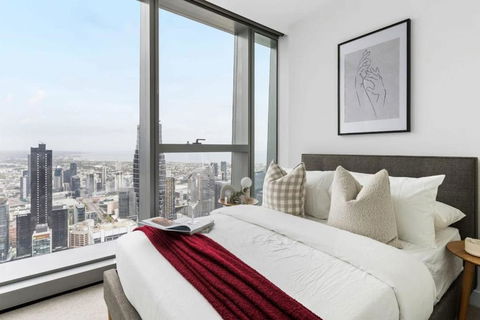 A Chic 2BR Apt With Panoramic Views FREE Parking - Accommodation Nelson Bay 2