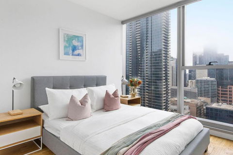 A Chic & Lovely 2BR Apt CBD With City Views - Accommodation Nelson Bay 0
