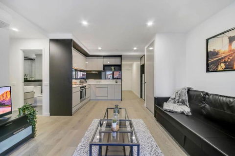 A Comfy 2BR Apt 5-Min Walk To Melbourne Central - Accommodation Nelson Bay 0