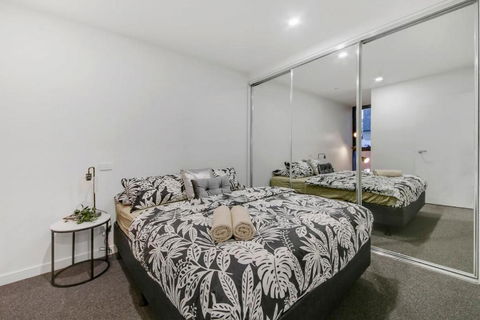 A Comfy 2BR Apt 5-Min Walk To Melbourne Central - Accommodation Nelson Bay 3