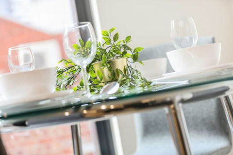 A Comfy 2BR Apt 5-Min Walk To Melbourne Central - Accommodation Nelson Bay 4