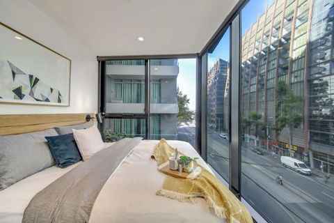 A Comfy 2BR Apt Near Crown & Southern Cross - Accommodation Nelson Bay 1
