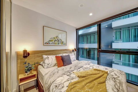 A Comfy 2BR Apt Near Crown & Southern Cross - Accommodation Nelson Bay 3