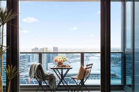 A Cozy 2BR Apt With Harbour Views FREE Parking - Accommodation Nelson Bay 1