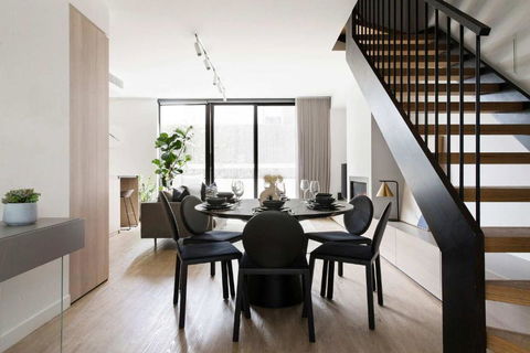 A Lux 3BR Townhouse In South Yarra FREE Parking - Accommodation Nelson Bay 1