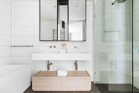 A Lux 3BR Townhouse In South Yarra FREE Parking - Accommodation Nelson Bay 3