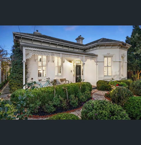 A Majestic Victorian Private Rear Access Quarters - Accommodation Nelson Bay 1