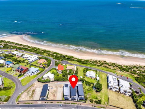 A Plus Location Views Games Balcony BBQ And Dining - Accommodation Nelson Bay 0
