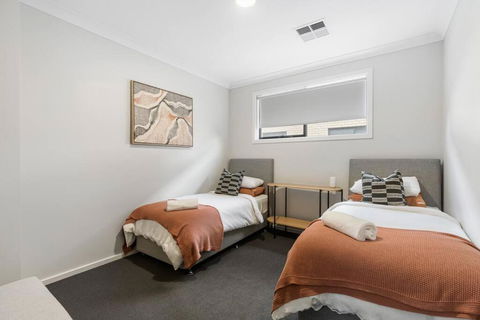 A Plus Location Views Games Balcony BBQ And Dining - Accommodation Nelson Bay 4