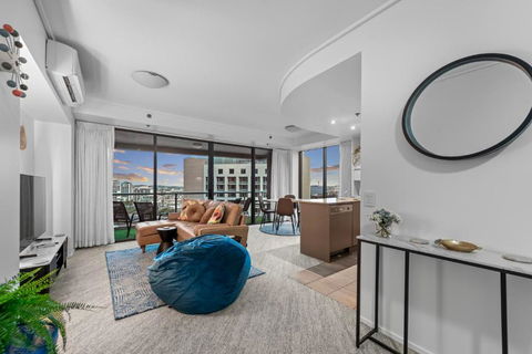 A Touch Of Class - 2Bed-2Bath-1Car-Balcony-Views - CBD - Accommodation Nelson Bay 0