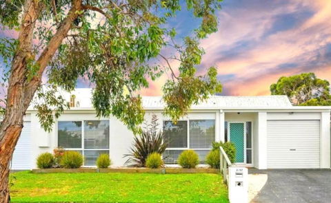 A Wave From It All - Accommodation Nelson Bay 1