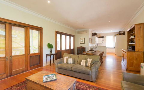 Abaleen House - Accommodation Nelson Bay 3