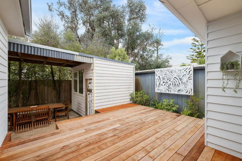 Aberdeen - Accommodation Nelson Bay 0