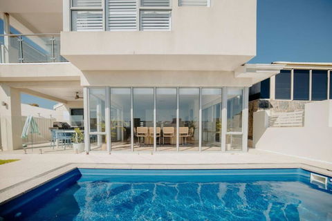 Above The Clouds By St Nicholas - Accommodation Nelson Bay 1