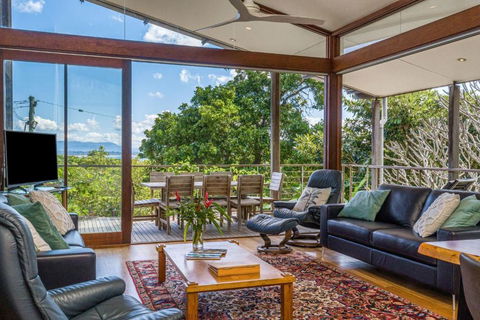 Above The Pass - Accommodation Nelson Bay 2