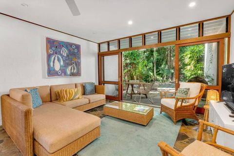 Absolute Beachfront, Heart Of Port Douglas - 24 S - Accommodation Nelson Bay 1