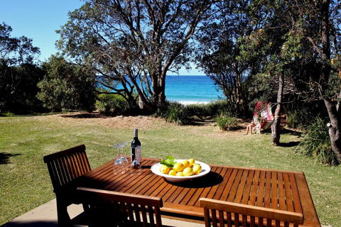 Absolute Beachfront Mollymook - Accommodation Nelson Bay 0