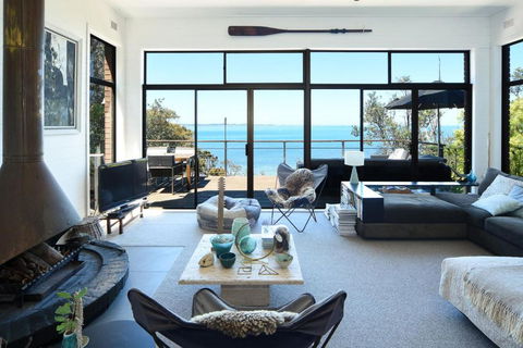 Absolute Beachfront - Accommodation Nelson Bay 1