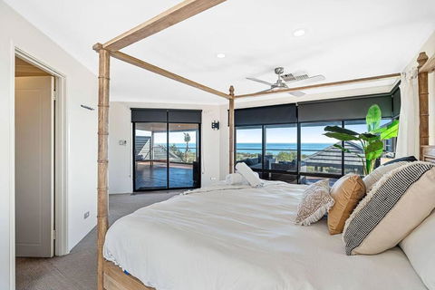 Absolute Oceanfront Retreat - Accommodation Nelson Bay 4