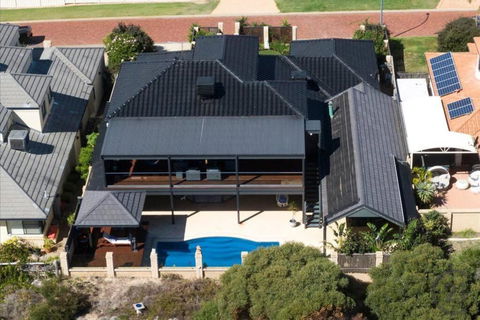 Absolute Oceanfront Retreat - Accommodation Nelson Bay 2