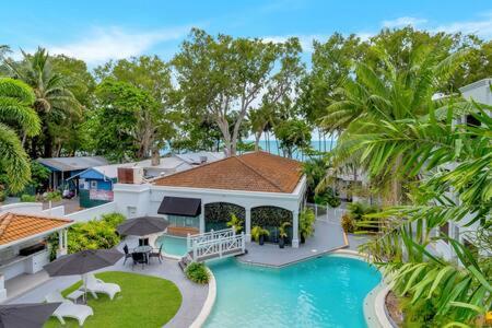 Absolute Superb Location Ocean Views Beachfront - Accommodation Nelson Bay 0