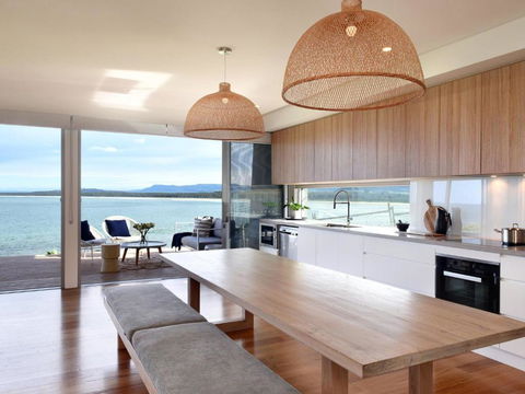 Absolute Waterfront - Accommodation Nelson Bay 1