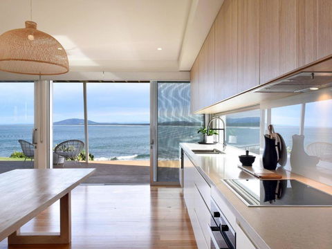Absolute Waterfront - Accommodation Nelson Bay 2
