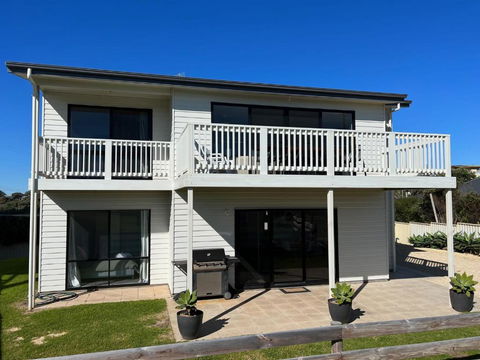 ACACIA - 6 Joy Tce Pets Welcome Outside - Accommodation Nelson Bay 0