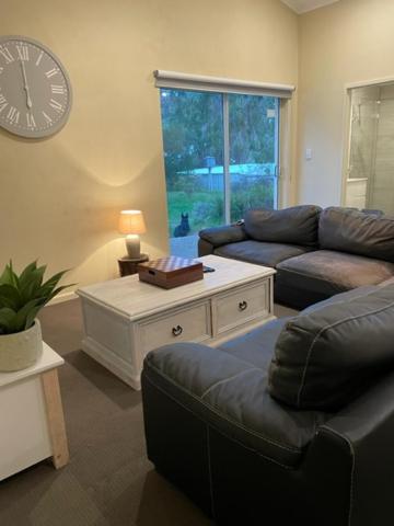 Acacia Chalets Margaret River - Accommodation Nelson Bay 4