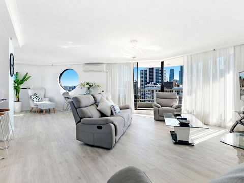 Acapulco 2 Bedroom Ocean View Surfers Paradise - CoastHM - Accommodation Nelson Bay 1