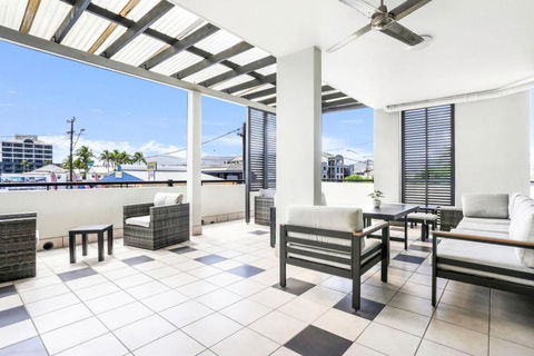 Accent On McLeod - Breezy Outdoor Living - Accommodation Nelson Bay 2