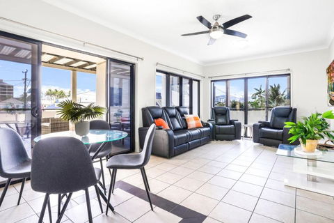 Accent On McLeod - Breezy Outdoor Living - Accommodation Nelson Bay 3