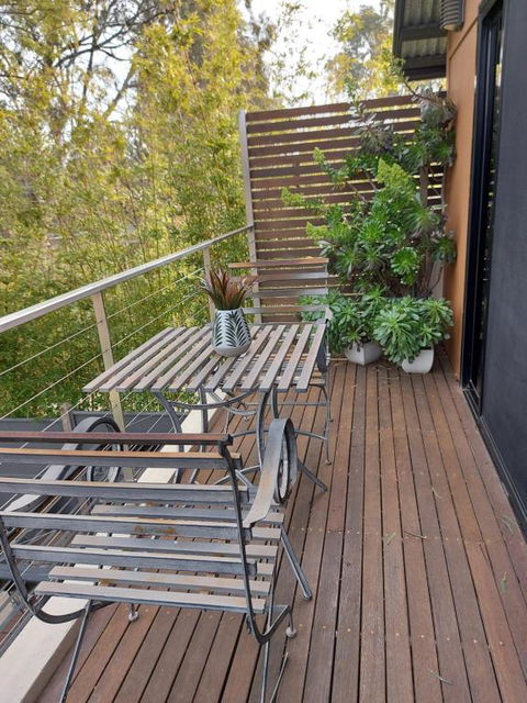 Adelphi Apartment 6 Riverview 2 BDRM Or 6A King Studio Riverview Both With Balconies - Accommodation Nelson Bay 3
