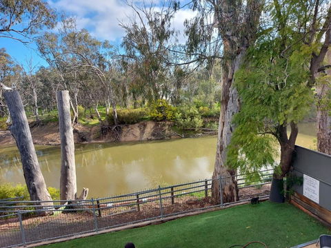 Adelphi Apartment 6 Riverview 2 BDRM Or 6A King Studio Riverview Both With Balconies - Accommodation Nelson Bay 2