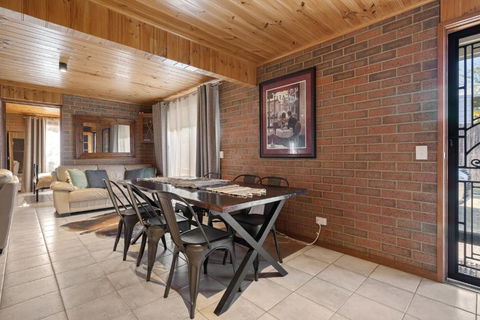 Affordable GEM In The Heart Of Inverloch - Accommodation Nelson Bay 3